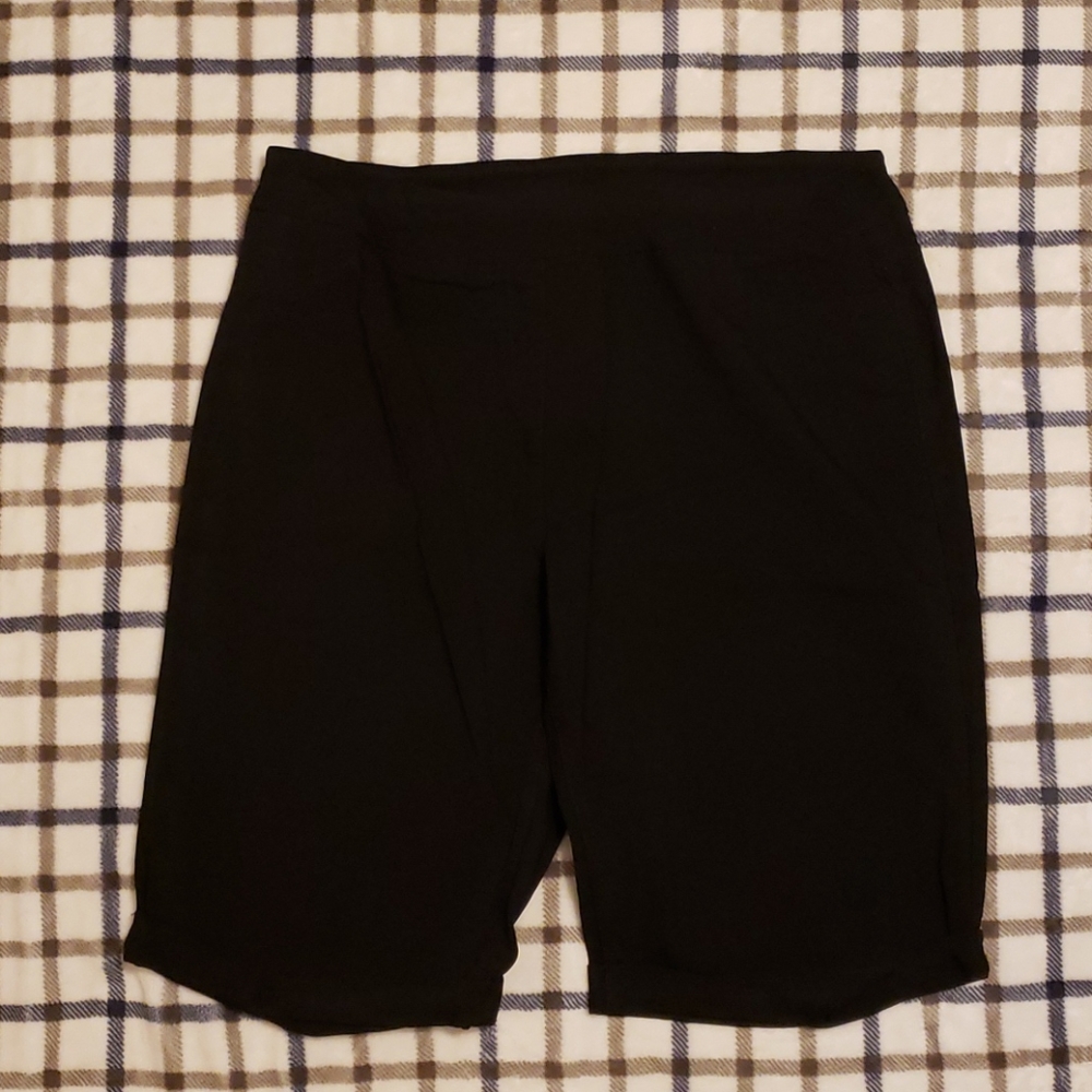SOFT SURROUNDINGS WOMEN'S BLACK SHORTS